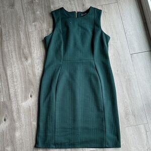 Liz Claiborne Dark Green Sleeveless Sheath Dress